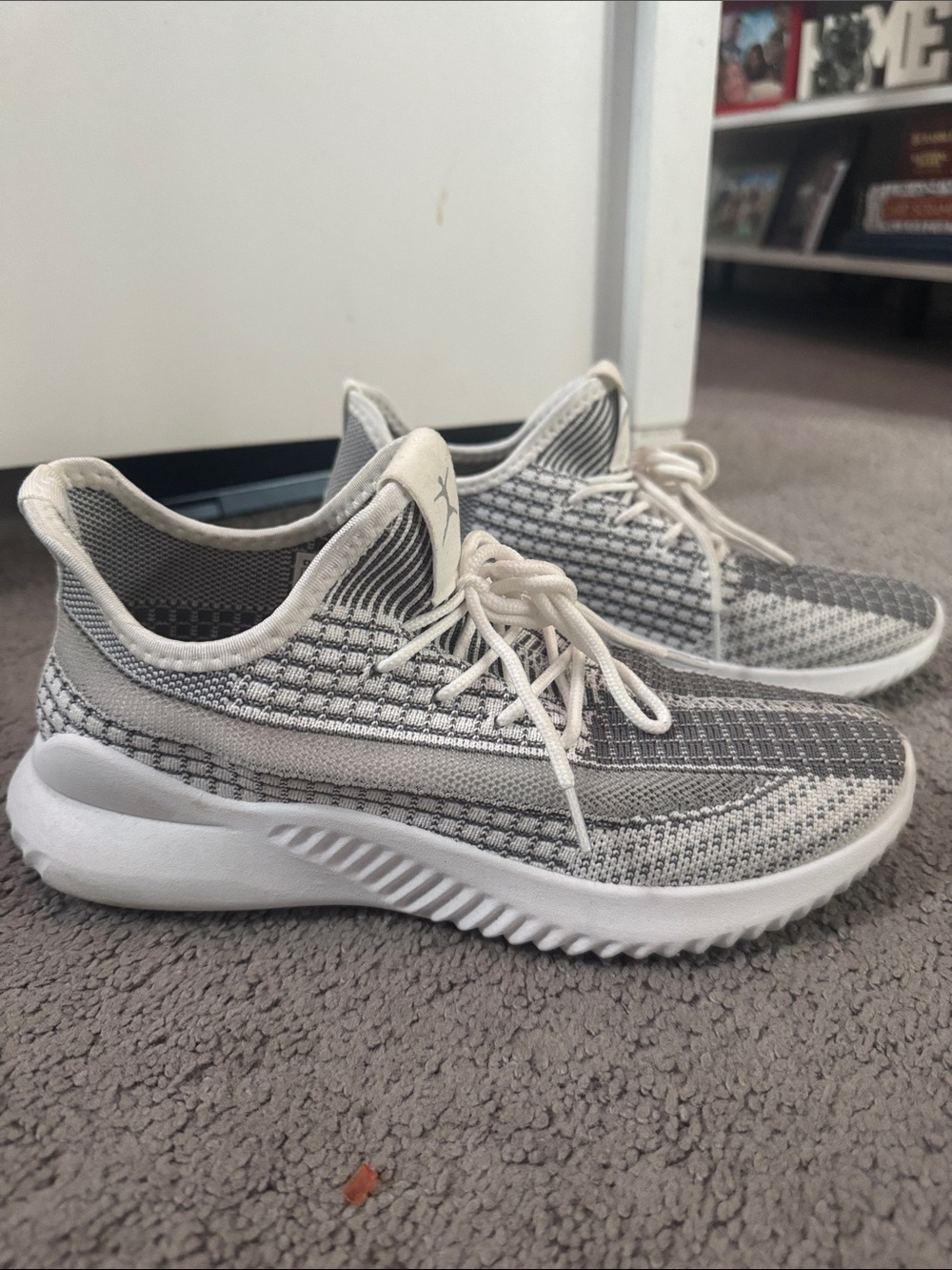 Ecstatic Athletic Running Sneakers - White & Gray knit patterned women’s Size 9